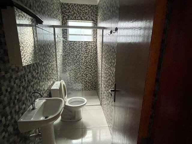 Casa com 180m² 2 quartos e 1 banheiro, para alugar, no bairro Conjunto Habitacional Parque da Floresta em Campinas