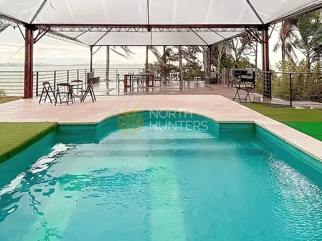 Casa com 3600m² 5 quartos e 4 banheiros, à venda, no bairro Cacupé em Florianópolis