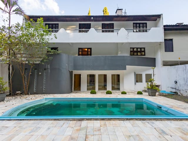 Casa com 337m² 4 quartos e 5 banheiros, à venda, no bairro Abranches em Curitiba
