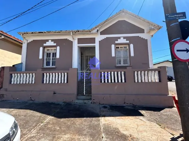 Casa 3 quartos e 2 banheiros, à venda ou para alugar, no bairro Vila dos Lavradores em Botucatu