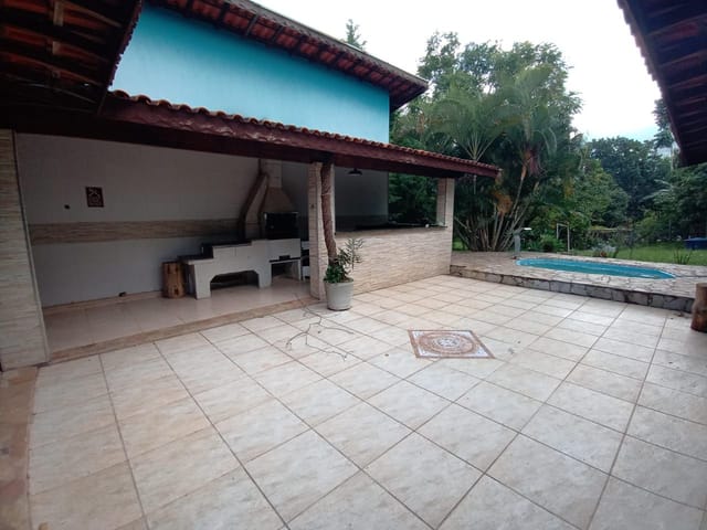 Chácara com 1000m² 3 quartos e 3 banheiros, para alugar, no bairro Fonte Platina em Águas da Prata