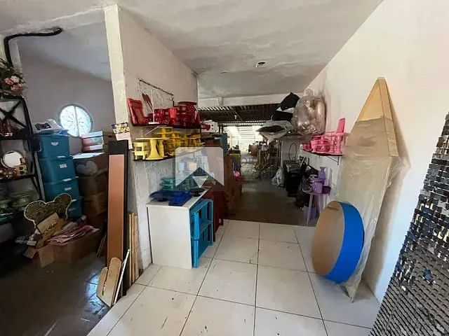 Casa com 262m², à venda ou para alugar, no bairro Santa Rosa em Niterói