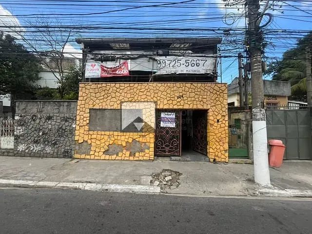 Casa com 262m², à venda ou para alugar, no bairro Santa Rosa em Niterói