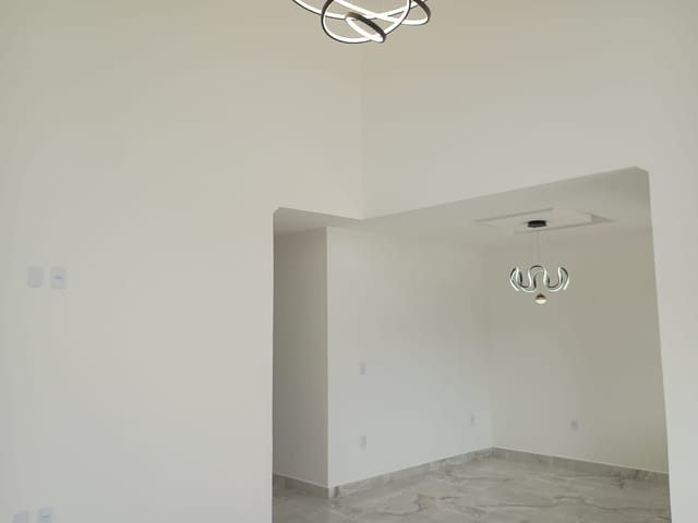 Casa com 300m² 3 quartos e 2 banheiros, à venda, no bairro Jardim Atlântico Oeste (Itaipuaçu) em Maricá
