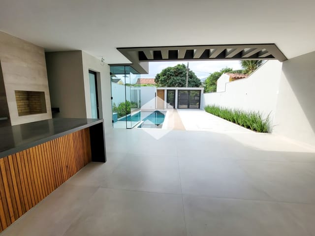 Casa com 315m² 5 quartos e 6 banheiros, à venda, no bairro Barra da Tijuca em Rio de Janeiro
