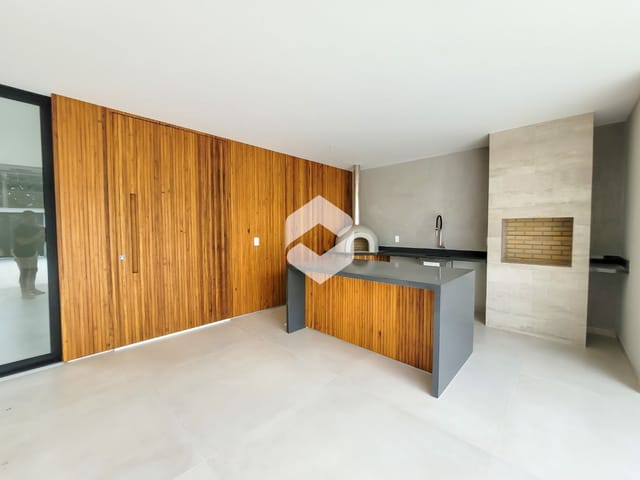 Casa com 315m² 5 quartos e 6 banheiros, à venda, no bairro Barra da Tijuca em Rio de Janeiro