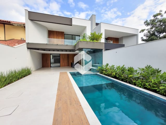 Casa com 315m² 5 quartos e 6 banheiros, à venda, no bairro Barra da Tijuca em Rio de Janeiro