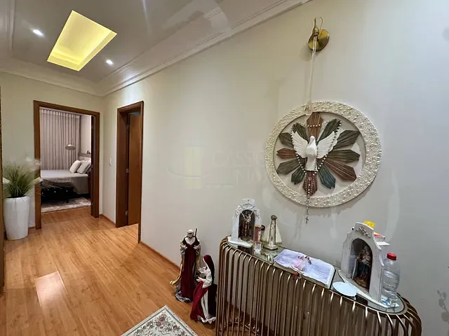 Casa com 660m² 3 quartos e 5 banheiros, à venda, no bairro Jardim Menegazzo em Apucarana