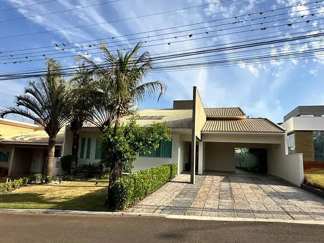 Casa com 660m² 3 quartos e 5 banheiros, à venda, no bairro Jardim Menegazzo em Apucarana