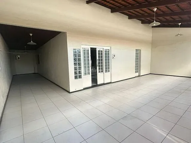 Casa com 200m² 3 quartos e 3 banheiros, à venda, no bairro Vale Quem Tem em Teresina