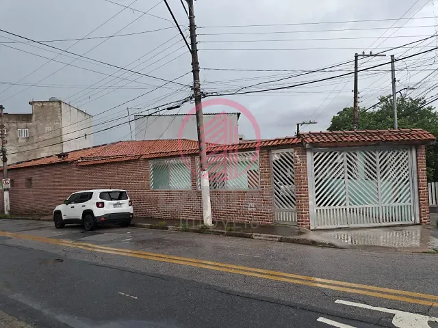 Casa com 211m² 3 quartos e 3 banheiros, à venda, no bairro Ayrosa em Osasco
