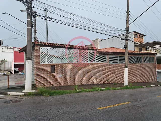 Casa com 211m² 3 quartos e 3 banheiros, à venda, no bairro Ayrosa em Osasco