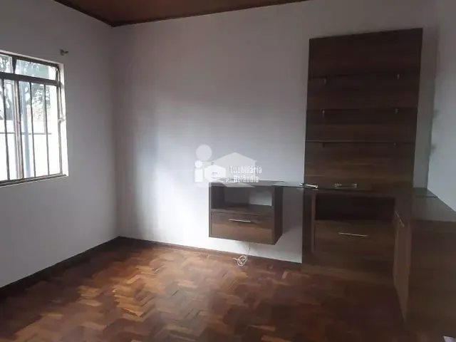 Casa para alugar, no bairro Centro em Rolândia