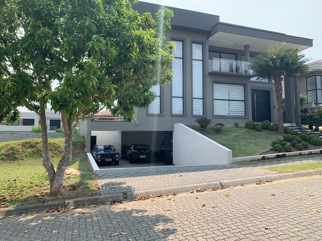 Casa com 760m² 4 quartos e 3 banheiros, à venda, no bairro Condomínio Reserva do Paratehy em São José dos Campos
