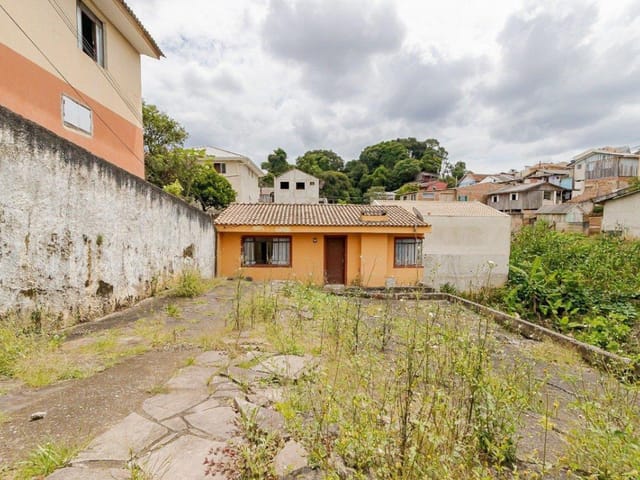 Casa com 570m² 3 quartos e 2 banheiros, à venda, no bairro São Braz em Curitiba