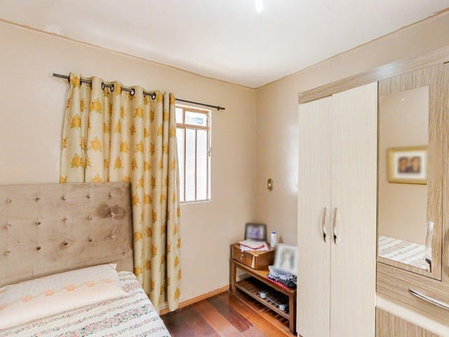 Casa com 570m² 3 quartos e 2 banheiros, à venda, no bairro São Braz em Curitiba
