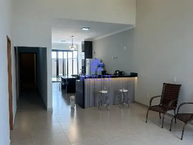 Casa com 250m² 3 quartos e 2 banheiros, à venda, no bairro Parque Residencial Vinte e Quatro de Maio em Botucatu