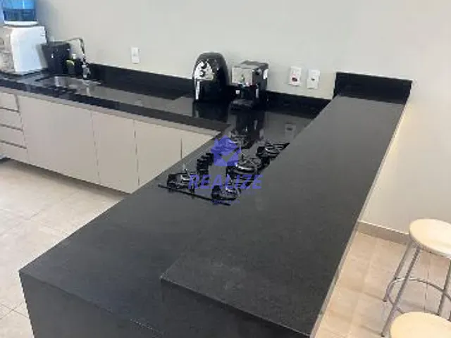 Casa com 250m² 3 quartos e 2 banheiros, à venda, no bairro Parque Residencial Vinte e Quatro de Maio em Botucatu