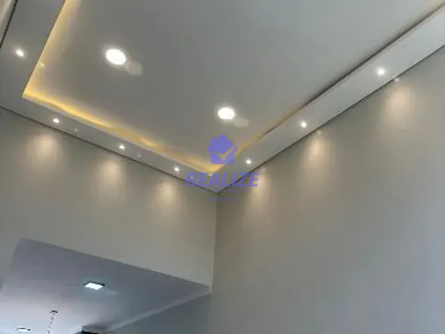 Casa com 250m² 3 quartos e 2 banheiros, à venda, no bairro Parque Residencial Vinte e Quatro de Maio em Botucatu
