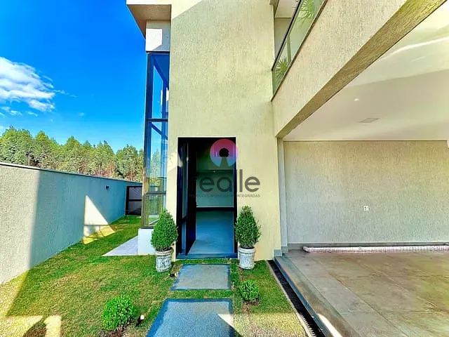 Casa com 998m² 4 quartos e 6 banheiros, à venda, no bairro Alphaville - Lagoa dos Ingleses em Não informado