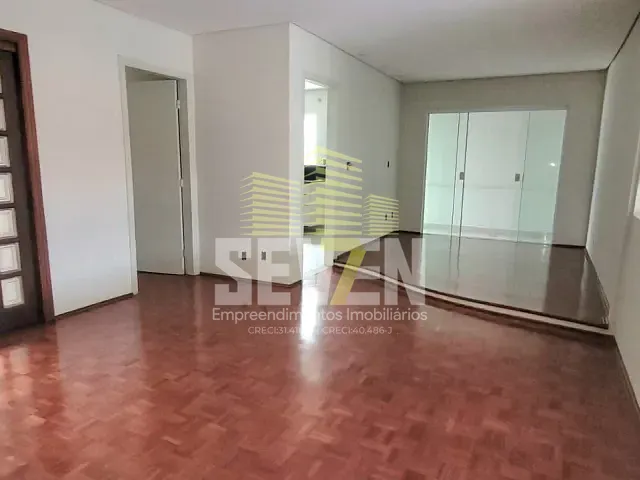 Casa com 378m² 3 quartos e 2 banheiros, à venda, no bairro Madureira em Bauru