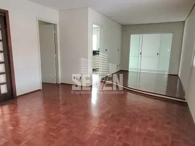 Casa com 378m² 3 quartos e 2 banheiros, à venda, no bairro Madureira em Bauru