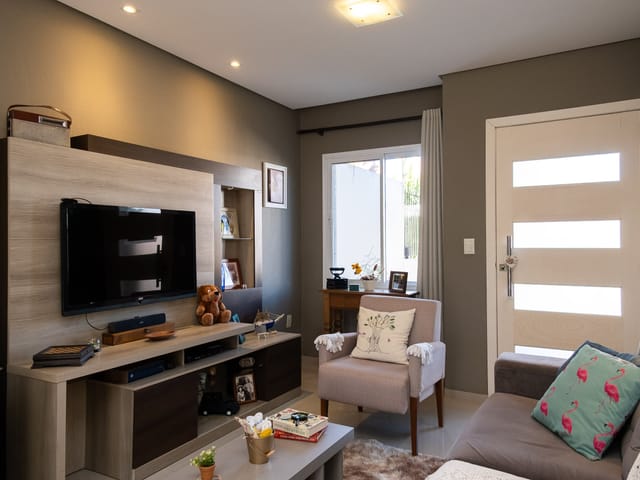 Casa com 221m² 3 quartos e 4 banheiros, à venda, no bairro Laranjal em Pelotas