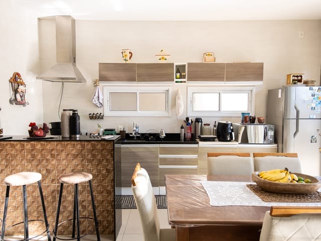 Casa com 221m² 3 quartos e 4 banheiros, à venda, no bairro Laranjal em Pelotas