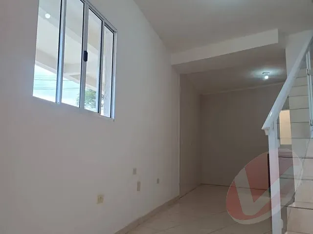 Casa com 74m² 2 quartos e 1 banheiro, à venda, no bairro Esmeralda em Praia Grande