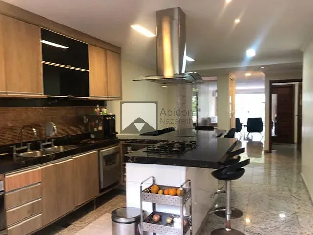 Casa com 325m² 5 quartos e 2 banheiros, à venda, no bairro Itacoatiara em Niterói