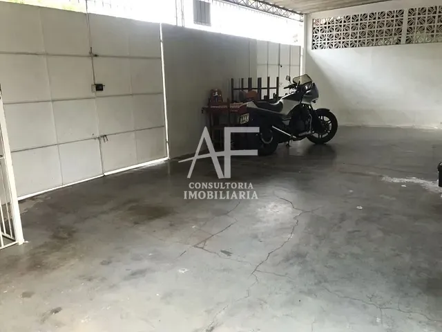 Casa com 250m², à venda, no bairro Bosque dos Eucaliptos em São José dos Campos