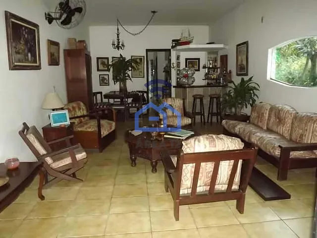 Casa com 600m² 3 quartos e 4 banheiros, à venda, no bairro Jardim Jaqueira em Caraguatatuba