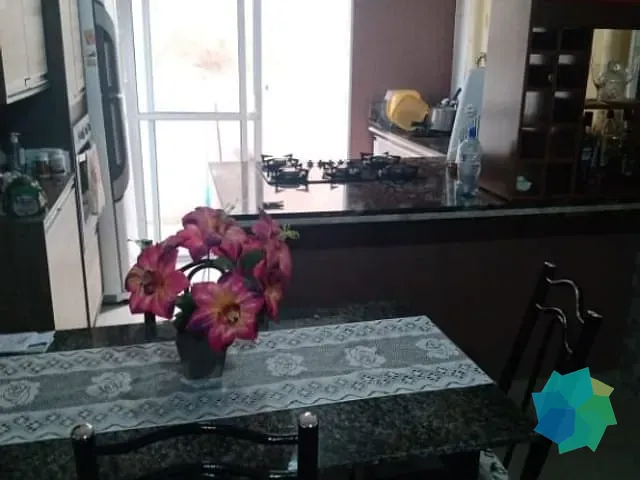 Casa com 200m² 2 quartos e 2 banheiros, à venda, no bairro Vila dos Eucaliptos em Salto