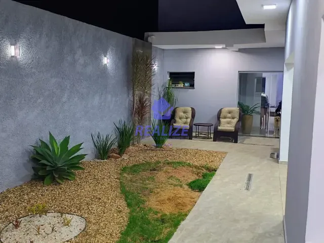 Casa com 250m² 2 quartos e 2 banheiros, à venda, no bairro Residencial Ouro Verde em Botucatu