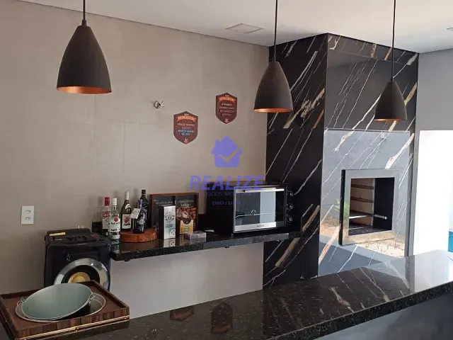 Casa com 250m² 2 quartos e 2 banheiros, à venda, no bairro Residencial Ouro Verde em Botucatu