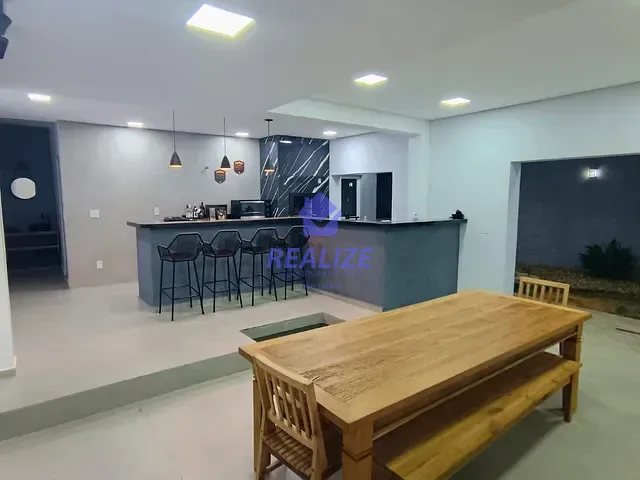 Casa com 250m² 2 quartos e 2 banheiros, à venda, no bairro Residencial Ouro Verde em Botucatu