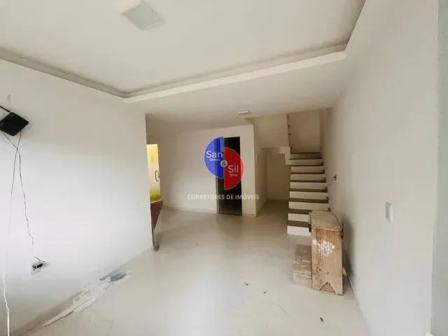 Casa 2 quartos e 1 banheiro, à venda, no bairro Caneca Fina em Guapimirim