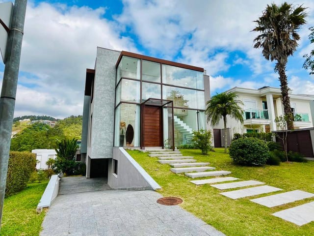 Casa com 445m² 4 quartos e 5 banheiros, à venda, no bairro Tamboré em Santana de Parnaíba
