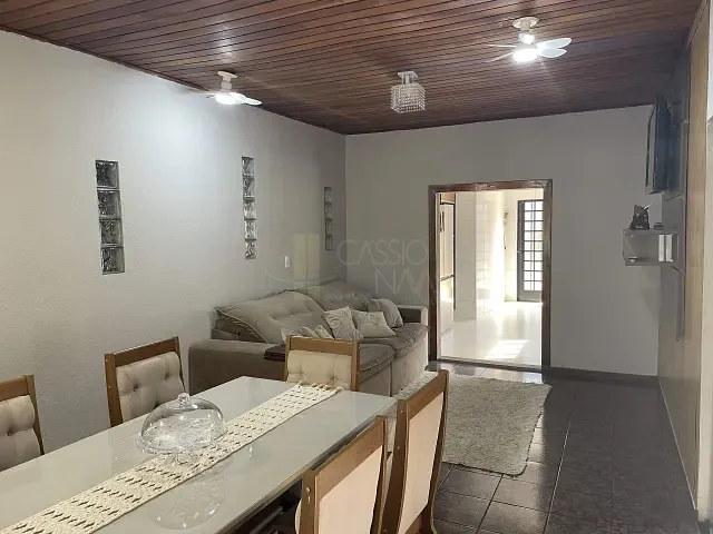 Casa com 390m² 3 quartos e 3 banheiros, à venda, no bairro Jardim Diamantina em Apucarana