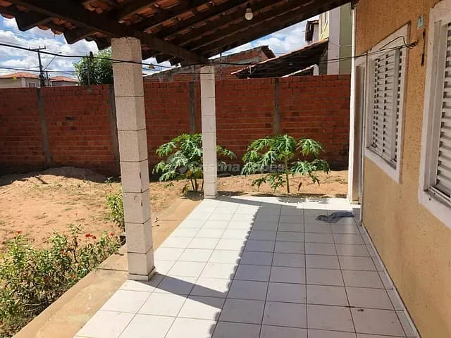 Casa com 450m² 2 quartos e 2 banheiros, à venda, no bairro Torquato Neto em Teresina