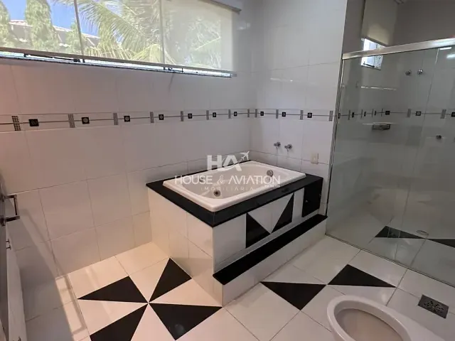 Casa 4 quartos e 5 banheiros, para alugar, no bairro Residencial Aldeia do Vale em Goiânia