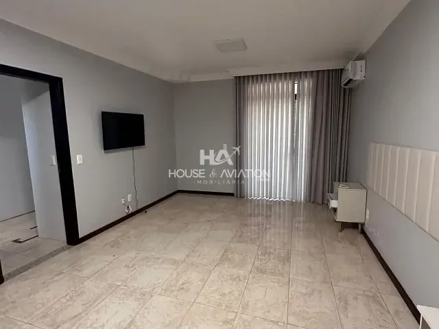 Casa 4 quartos e 5 banheiros, para alugar, no bairro Residencial Aldeia do Vale em Goiânia