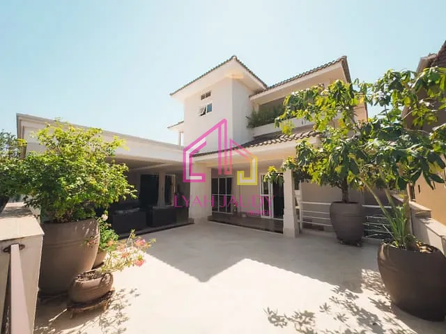 Casa com 473m² 5 quartos e 6 banheiros, à venda, no bairro Despraiado em Cuiabá