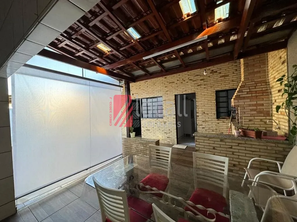 Casa com 2 quartos à venda, 200m² — foto 2 de 27