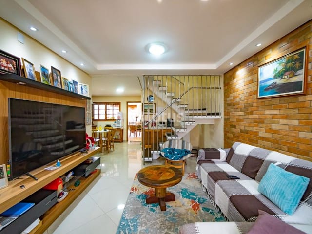 Casa com 175m² 3 quartos e 3 banheiros, à venda ou para alugar, no bairro Portais (Polvilho) em Cajamar