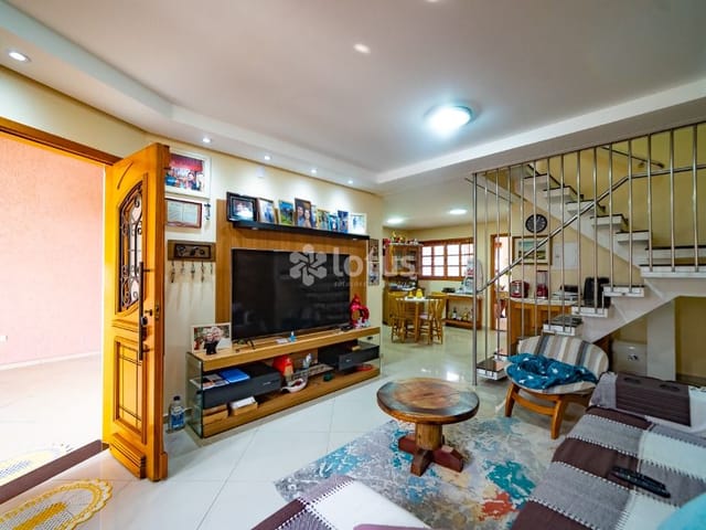 Casa com 175m² 3 quartos e 3 banheiros, à venda ou para alugar, no bairro Portais (Polvilho) em Cajamar