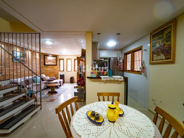 Casa com 175m² 3 quartos e 3 banheiros, à venda ou para alugar, no bairro Portais (Polvilho) em Cajamar