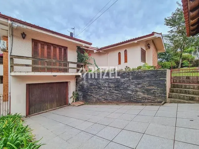 Casa com 574m² 3 quartos e 3 banheiros, à venda, no bairro Rondônia em Novo Hamburgo