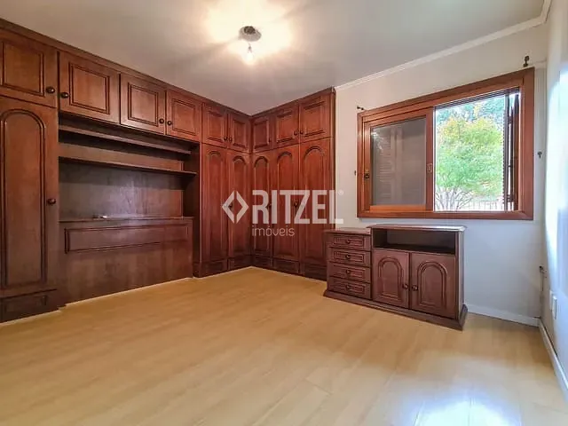 Casa com 574m² 3 quartos e 3 banheiros, à venda, no bairro Rondônia em Novo Hamburgo