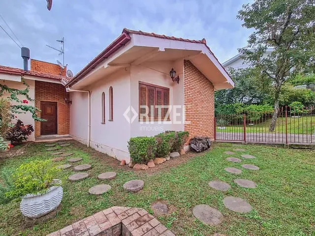 Casa com 574m² 3 quartos e 3 banheiros, à venda, no bairro Rondônia em Novo Hamburgo